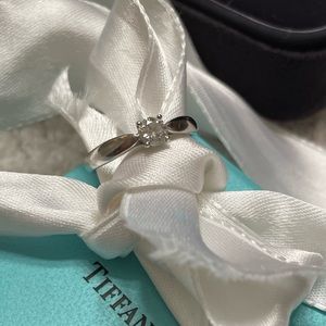 Tiffany & Co .24ct Harmony engagement ring H/ VS1
